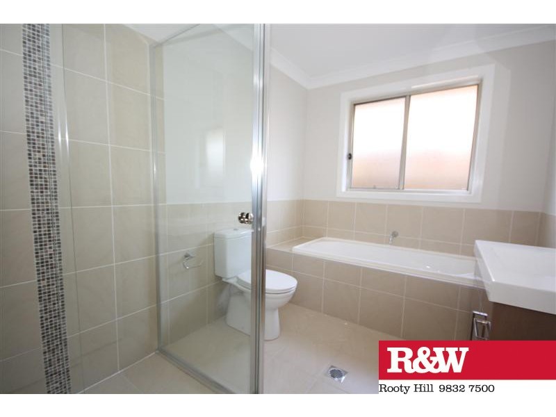 11 GRAMPIAN AVENUE, Minto NSW 2566