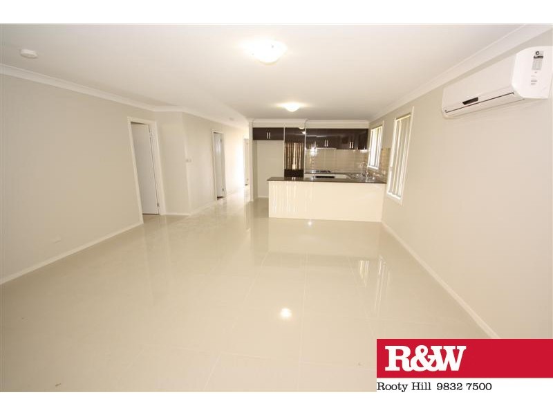 25 GRAMPIAN AVENUE, Minto NSW 2566