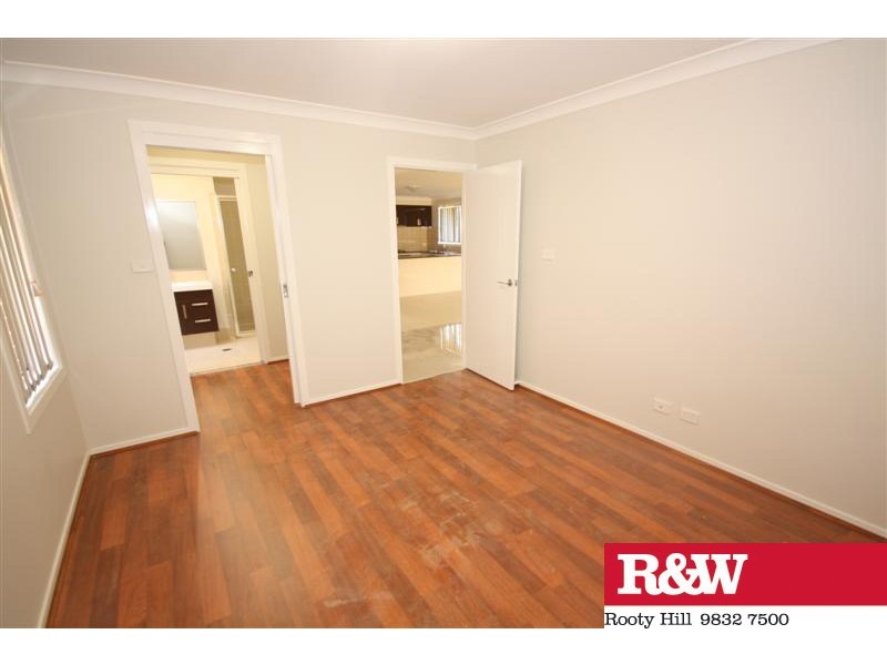 25 GRAMPIAN AVENUE, Minto NSW 2566