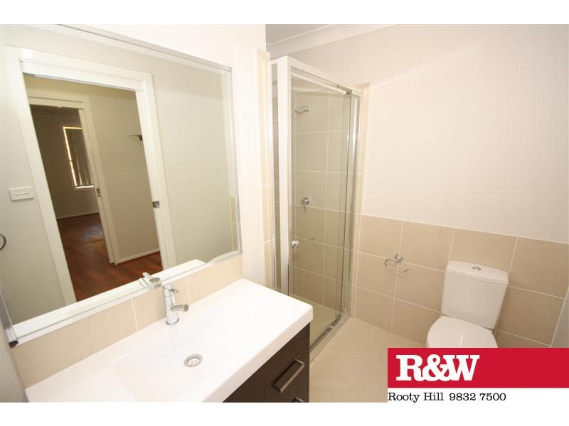 25 GRAMPIAN AVENUE, Minto NSW 2566