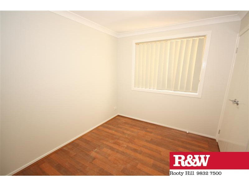 25 GRAMPIAN AVENUE, Minto NSW 2566