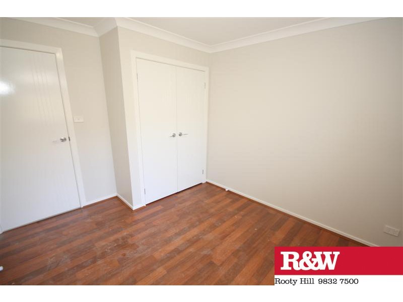 25 GRAMPIAN AVENUE, Minto NSW 2566