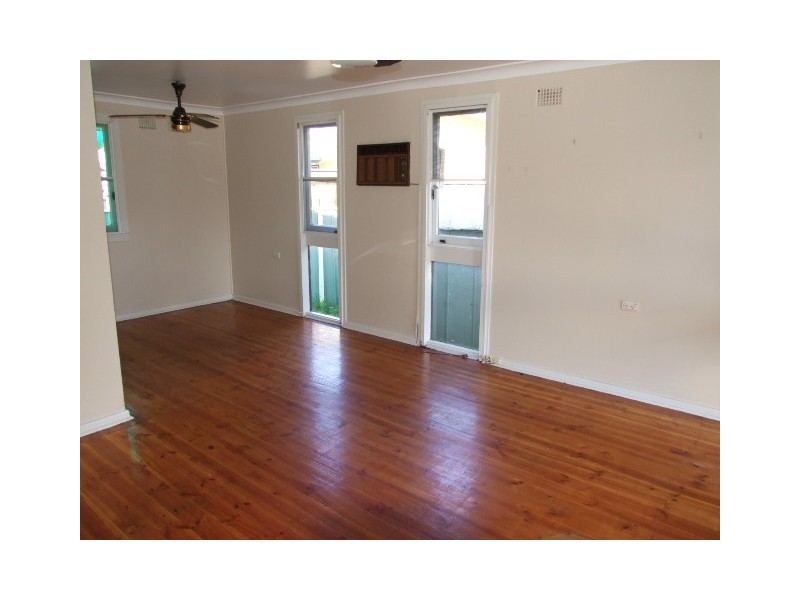 25 MINDANAO AVENUE, Lethbridge Park NSW 2770