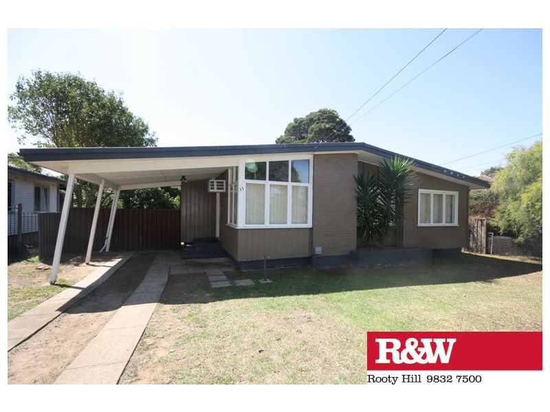33 LUCENA AVENUE, Lethbridge Park NSW 2770