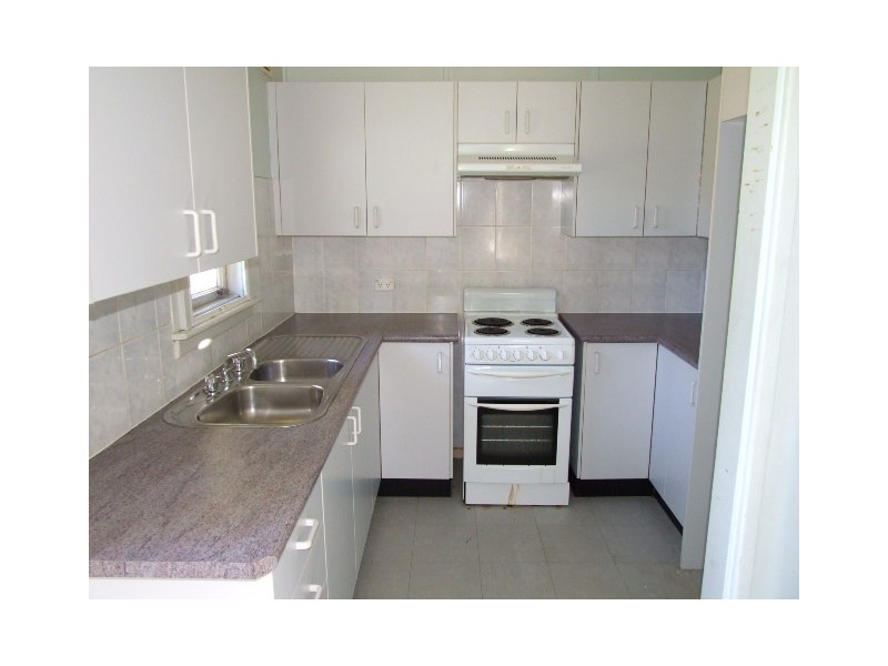 1 KISTA DAN AVENUE, Lethbridge Park NSW 2770