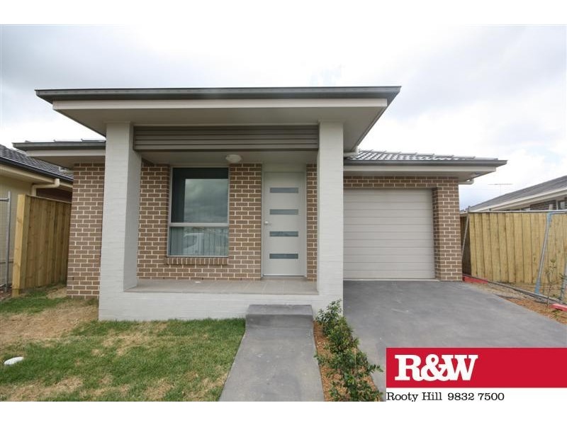21 GRAMPIAN AVENUE, Minto NSW 2566
