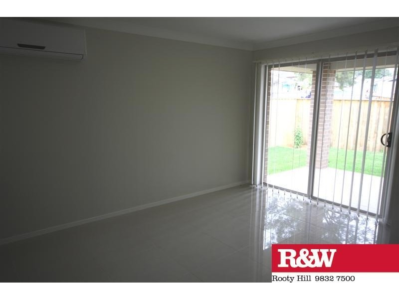 21 GRAMPIAN AVENUE, Minto NSW 2566