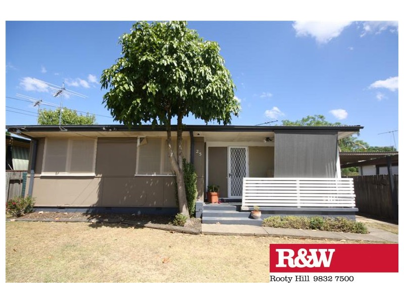 25 FERAMIN AVENUE, Whalan NSW 2770