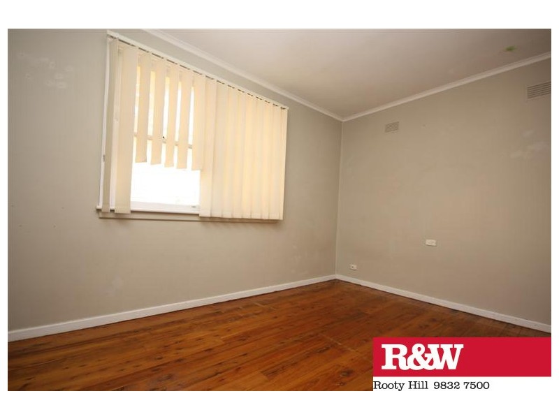 25 FERAMIN AVENUE, Whalan NSW 2770