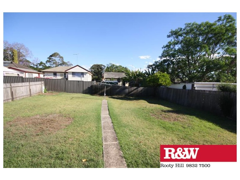 25 FERAMIN AVENUE, Whalan NSW 2770