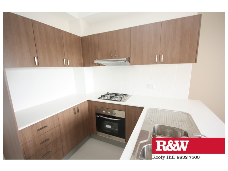 15/26-32 PRINCESS MARY STREET, St Marys NSW 2760