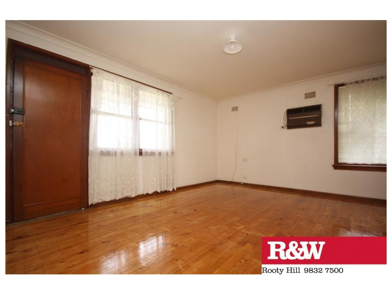 35 LANG CRESCENT, Blackett NSW 2770