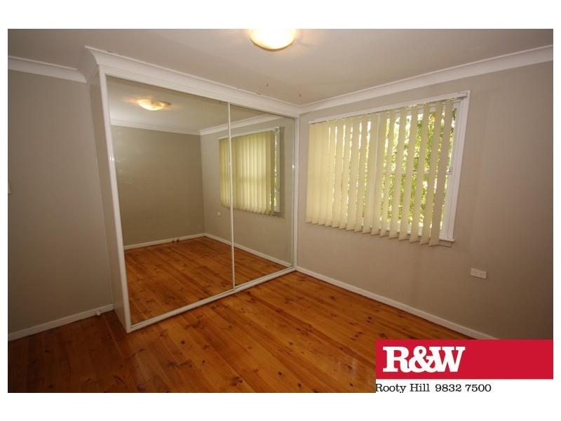 39 LINGAYEN AVENUE, Lethbridge Park NSW 2770