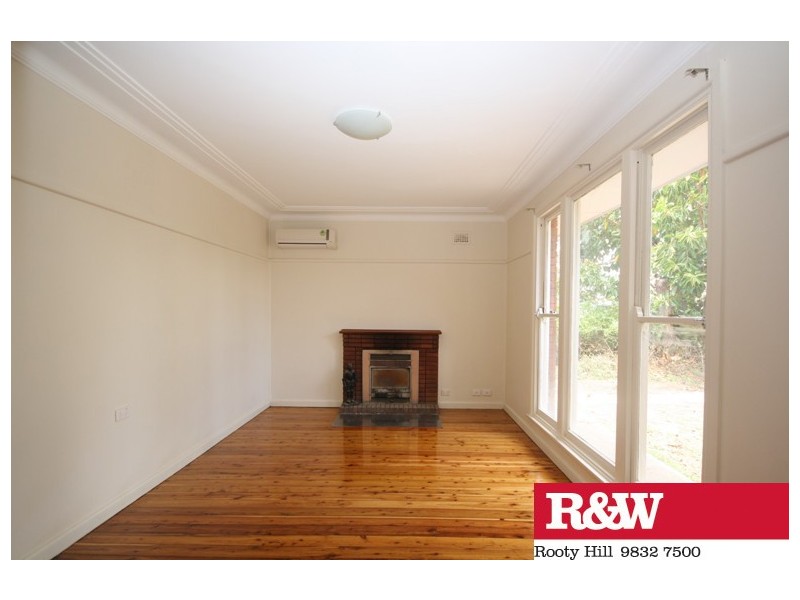 15 MONTROSE STREET, Quakers Hill NSW 2763