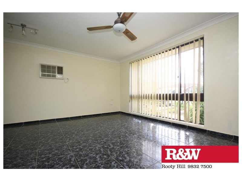 6 SALAMANDER STREET, St Clair NSW 2759