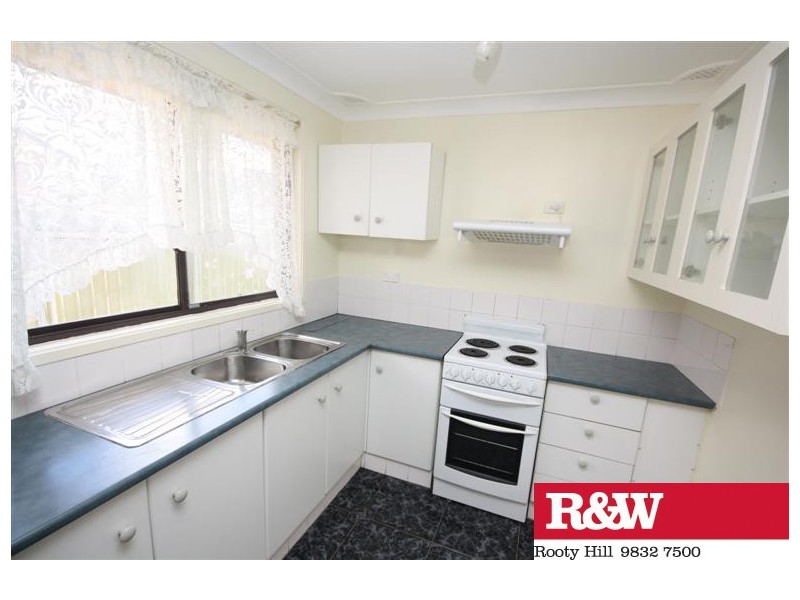 6 SALAMANDER STREET, St Clair NSW 2759