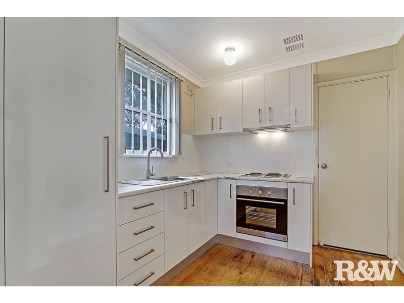 3 Tonga Place, Lethbridge Park NSW 2770