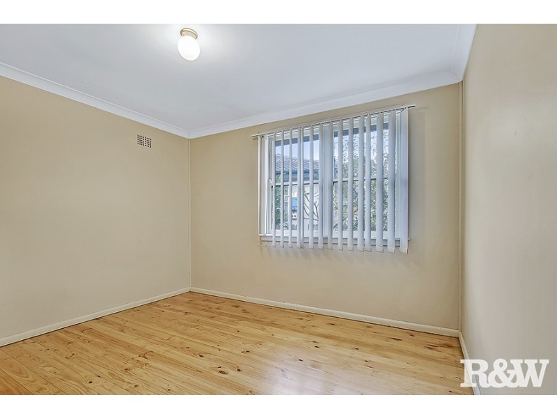 3 Tonga Place, Lethbridge Park NSW 2770