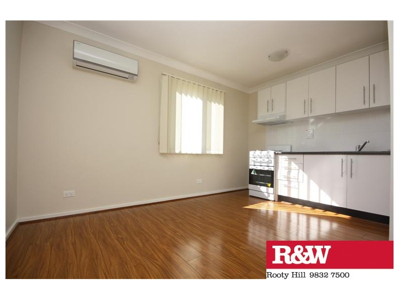 7A MANGARIVA AVENUE, Lethbridge Park NSW 2770