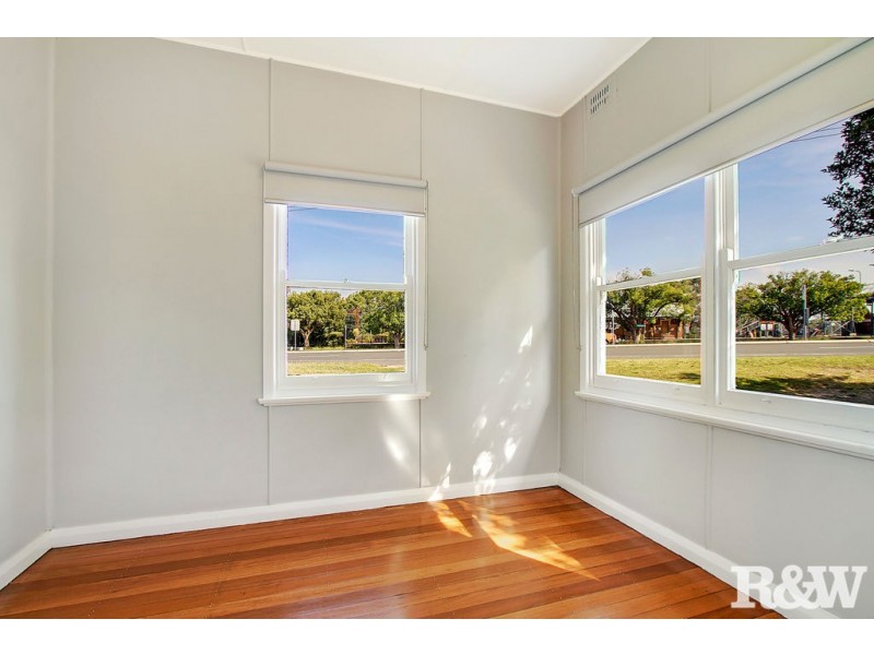 1 The Valley Road, Valley Heights NSW 2777