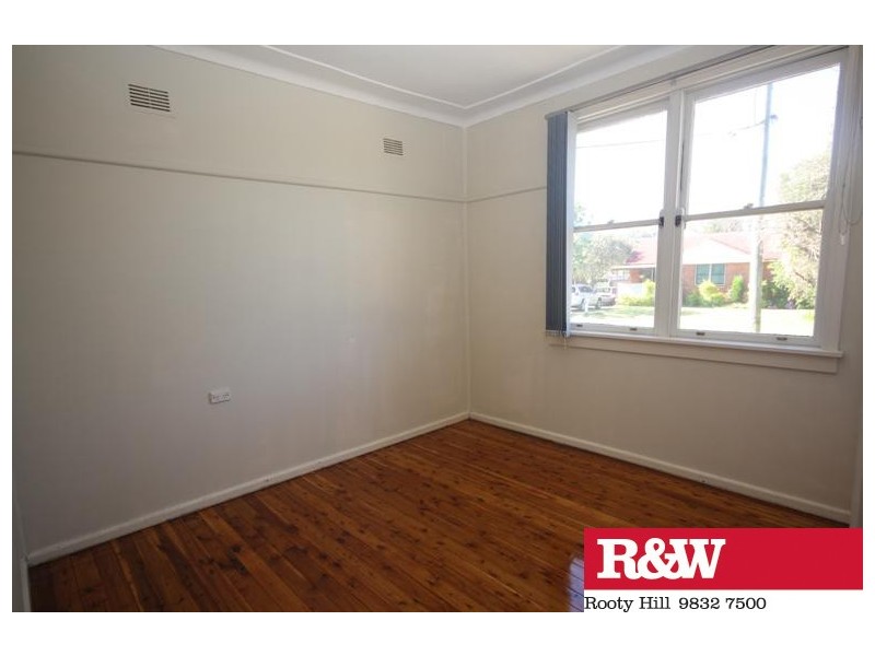 14 TOBRUK STREET, North St Marys NSW 2760