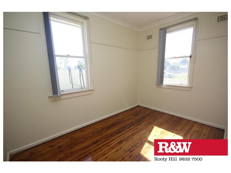 14 TOBRUK STREET, North St Marys NSW 2760