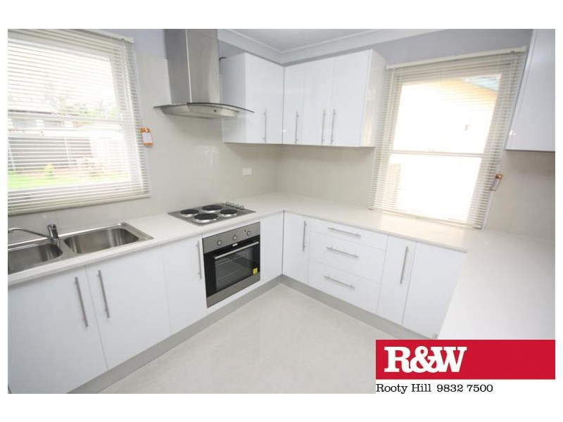 42 NILAND CRESCENT, Blackett NSW 2770