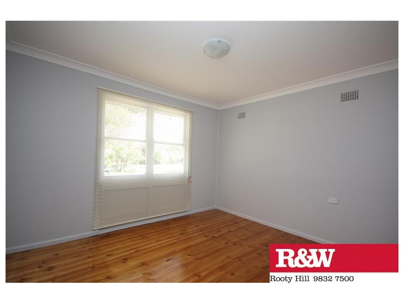 42 NILAND CRESCENT, Blackett NSW 2770