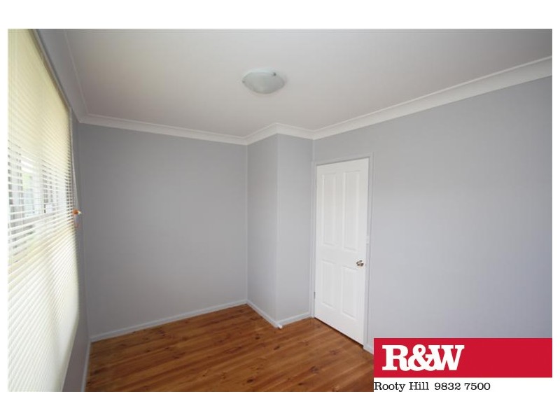 42 NILAND CRESCENT, Blackett NSW 2770