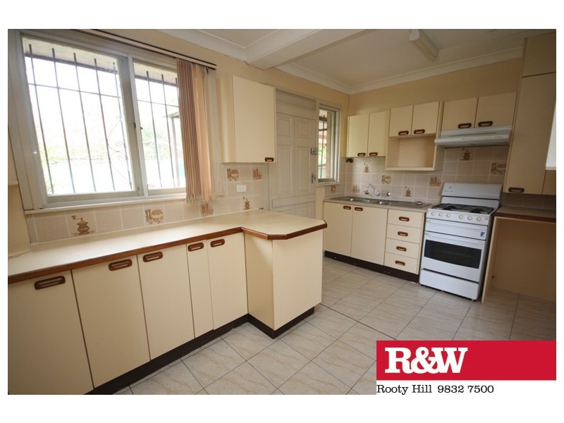 16 HAGEN PLACE, Whalan NSW 2770