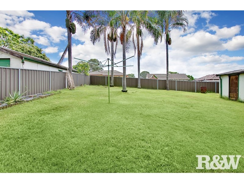 7 Law Crescent, Tregear NSW 2770