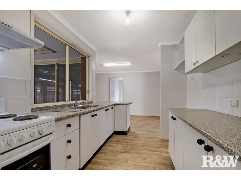 25 Fairburn Crescent, Minchinbury NSW 2770