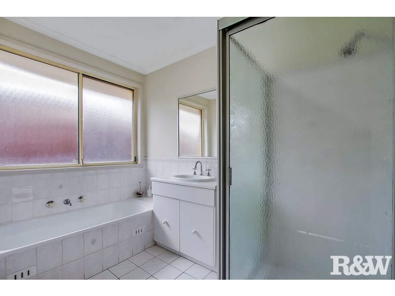 25 Fairburn Crescent, Minchinbury NSW 2770