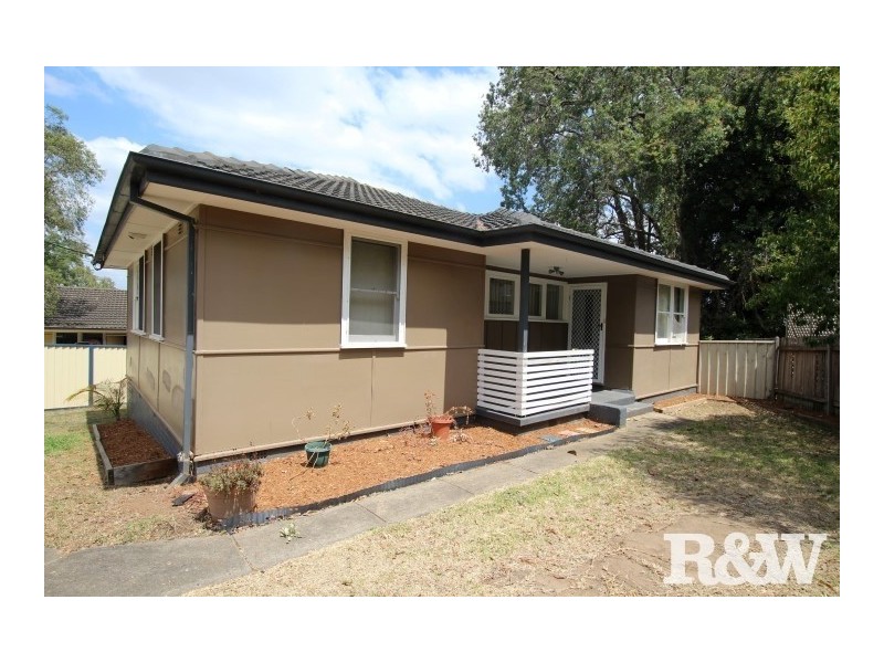 4 Law Crescent, Tregear NSW 2770