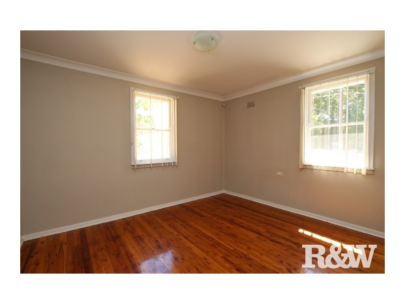 4 Law Crescent, Tregear NSW 2770