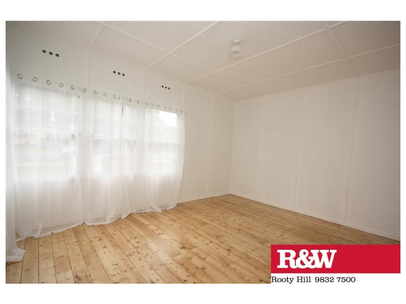 70 CATALINA STREET, North St Marys NSW 2760