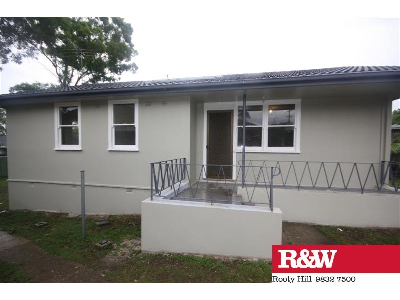 64 LUCENA AVENUE, Lethbridge Park NSW 2770