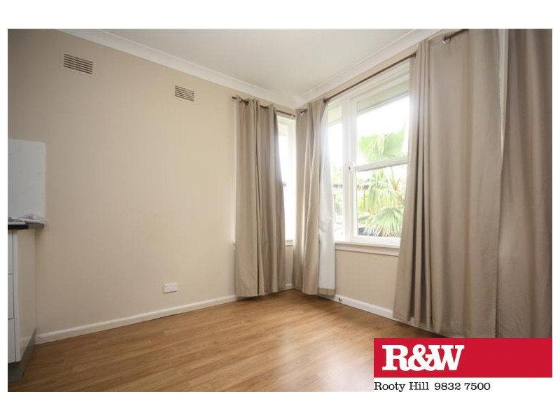 64 LUCENA AVENUE, Lethbridge Park NSW 2770