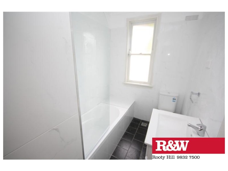 64 LUCENA AVENUE, Lethbridge Park NSW 2770