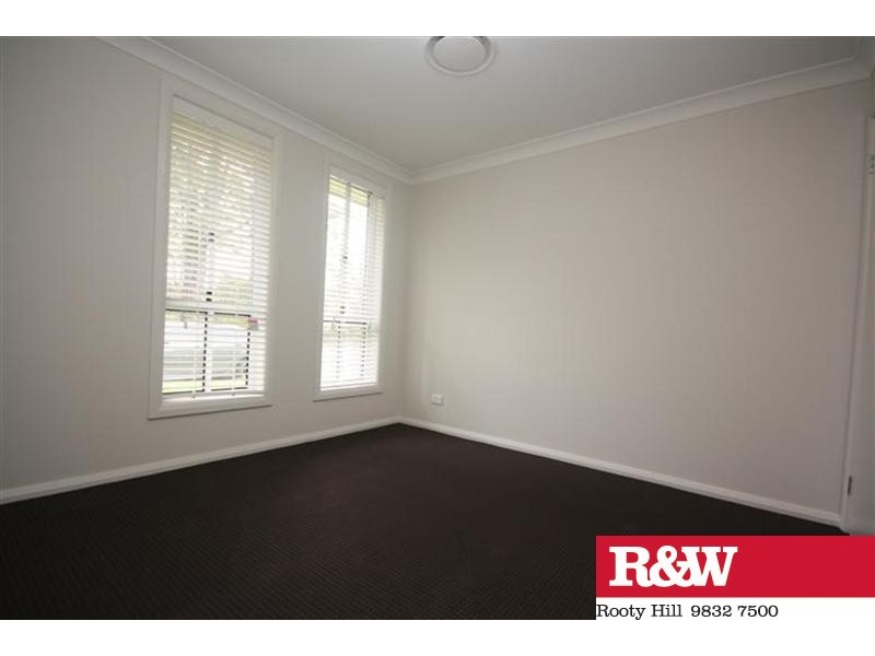 43 DONOVAN CRESCENT, Ropes Crossing NSW 2760