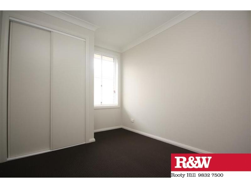 43 DONOVAN CRESCENT, Ropes Crossing NSW 2760