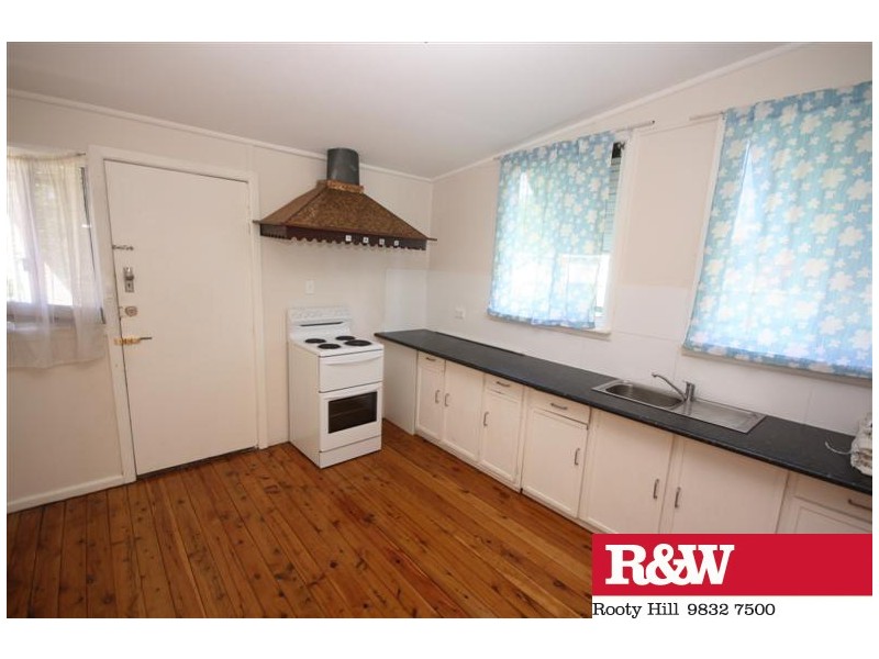 24 Guildford Road, Cambridge Park NSW 2747