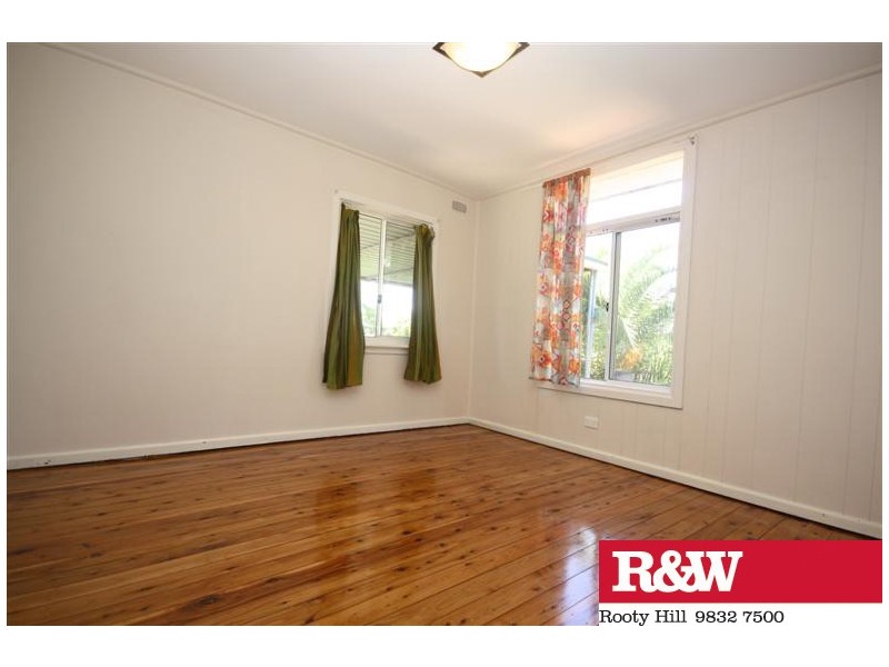 24 Guildford Road, Cambridge Park NSW 2747