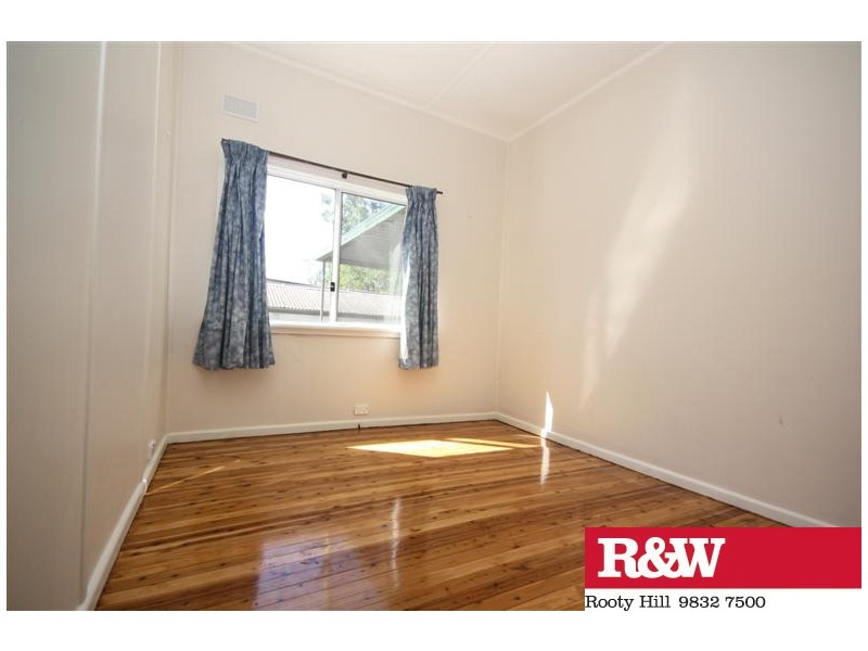 24 Guildford Road, Cambridge Park NSW 2747