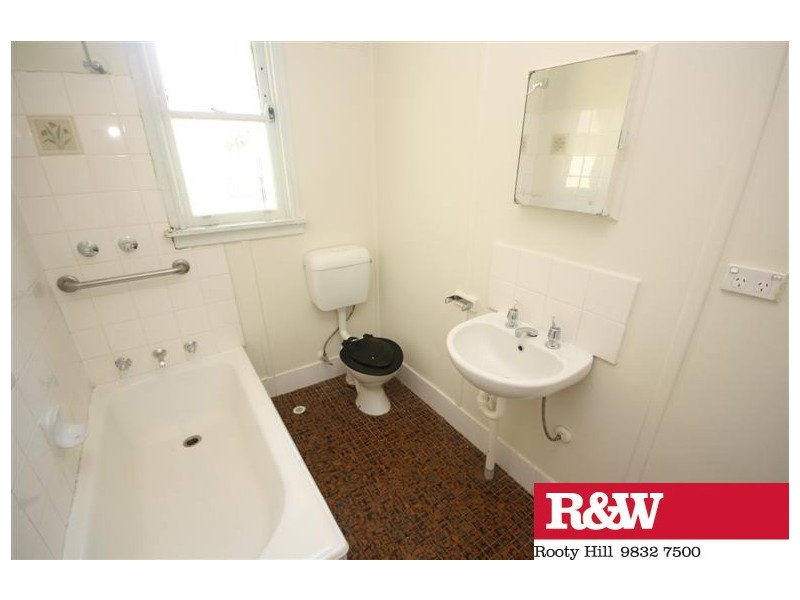 44 Tarawa Road, Lethbridge Park NSW 2770