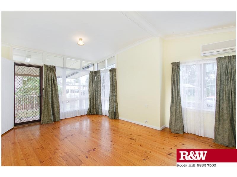 26 Mangariva Avenue, Lethbridge Park NSW 2770