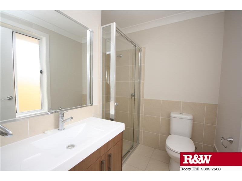 8 Dalrymple Street, Minto NSW 2566