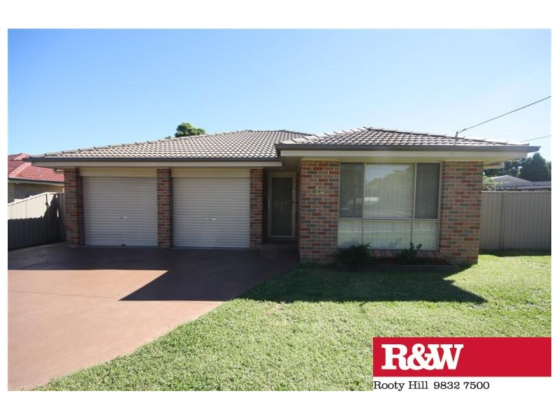 24 Lang Crescent, Blackett NSW 2770