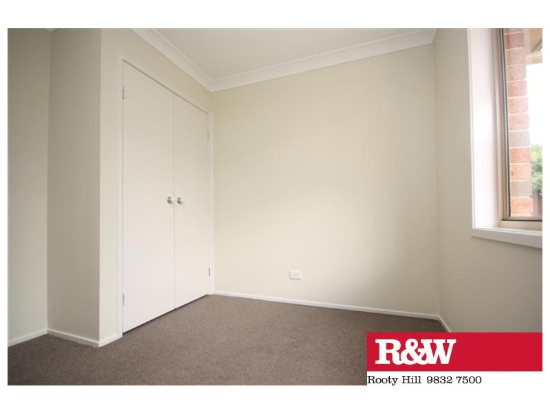 24 Lang Crescent, Blackett NSW 2770