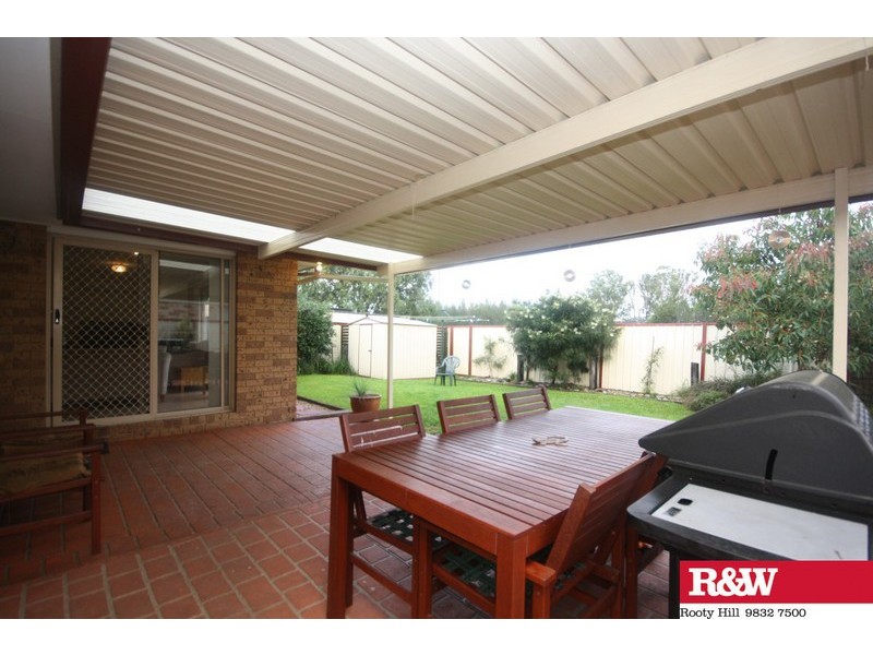 10 AARON PLACE, Plumpton NSW 2761